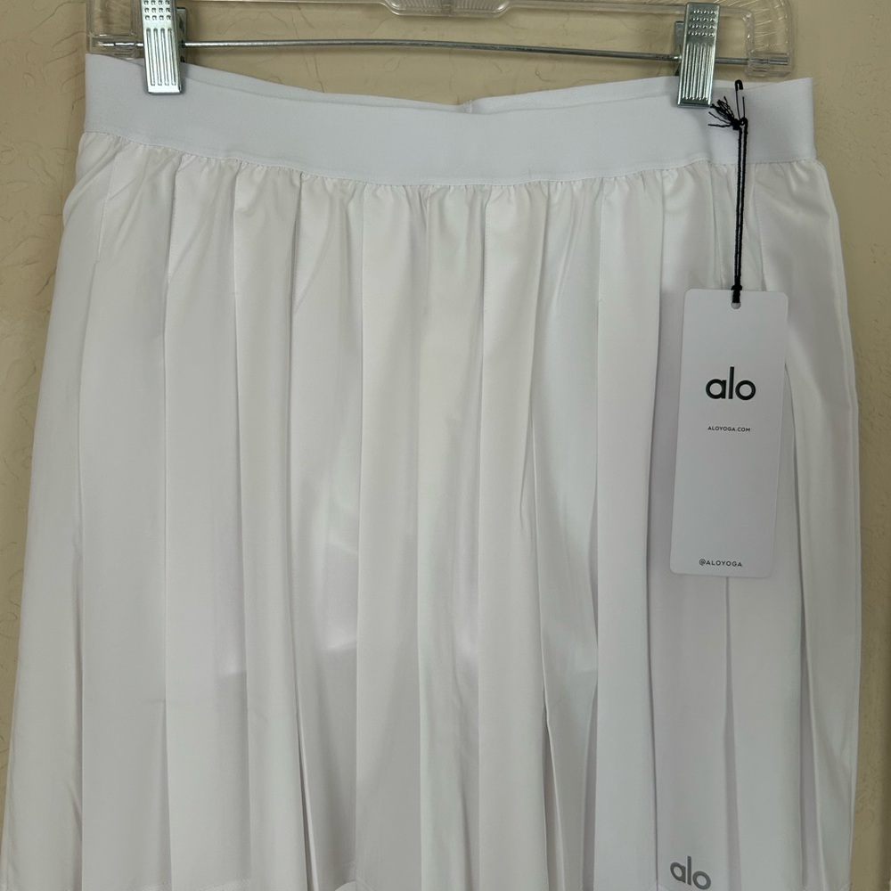 ALO Yoga Classic White Skirt - Picture 3 of 7